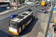 Violencia en Acapulco: Incendian camión y tráiler en ataques coordinados