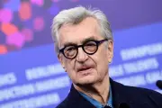 Wim Wenders insta al cine a distanciarse de la política en el Festival de Berlín