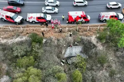 Accidente en Paseo de los Leones: Vehículo se Desbarranca en la Ciudad de México