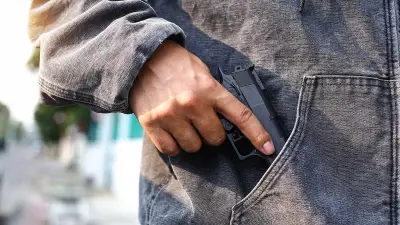 Adolescente ataca con escopeta escuela en Argentina; un alumno de 13 años muere