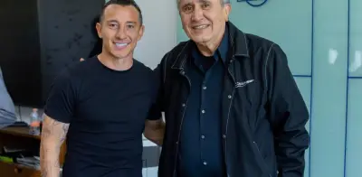 Andrés Guardado visita Cantera de Pumas para formarse como director técnico