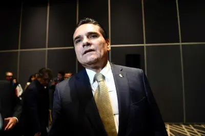 Arantepacua en máxima alerta para vigilar detención de exgobernador Silvano Aureoles