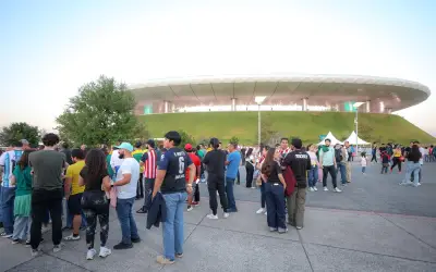 Asistentes al Estadio Akron reconocen mejoras en tráfico, pero exigen más avances