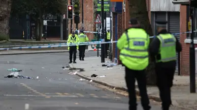 Atropello intencional en Derby, Reino Unido, deja siete heridos graves; detienen a conductor