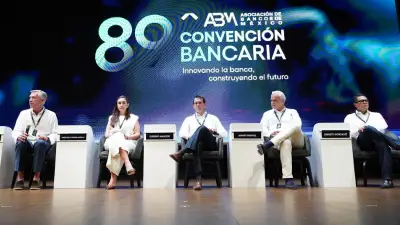 Banxico urge a bancos simplificar pagos digitales para combatir rezago financiero