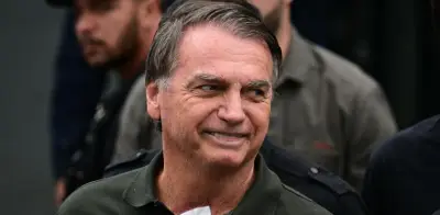 Bolsonaro sale de cuidados intensivos tras mejoría en su cuadro de neumonía