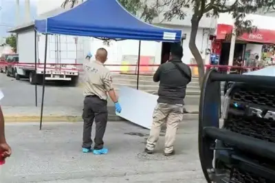 Brutal degüello en mercado de Monterrey tras discusión entre dos hombres
