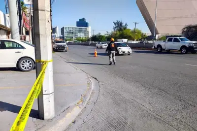 Cable de Luz se Desprende en Lateral de Garza Sada, Provoca Caos Vial
