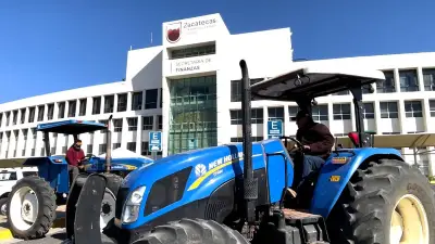 Campesinos de Zacatecas paralizan oficinas públicas exigiendo atención al campo