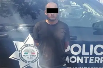 Capturan a dos sujetos con drogas en zona centro de Monterrey