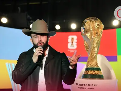 Carin León se une al álbum oficial del Mundial 2026 con el sencillo 'Lighter'