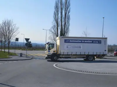 CERN logra hito mundial: transporta antimateria en camión para estudios de precisión