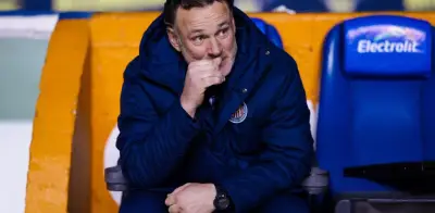 Chivas en Crisis: Lesión de Romo y Feyenoord Acecha a la 'Hormiga' González