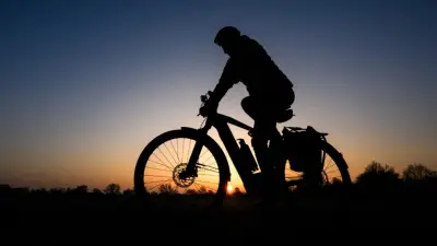 Ciclista española Cecilia Sopeña sufre caída en acantilado y logra salvarse milagrosamente