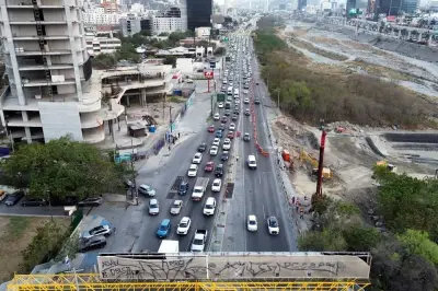 Cierre en Morones Prieto complica tráfico en Monterrey; mantendrán restricción