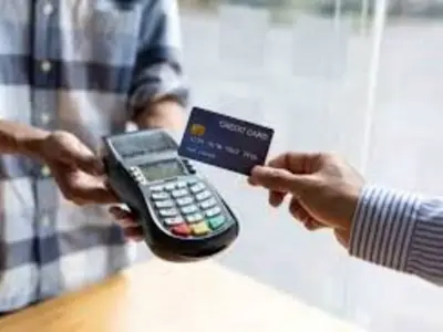 Cómo construir un historial crediticio sólido: más allá de tener una tarjeta