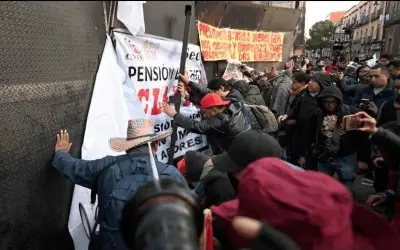 CNTE inicia marcha y paro nacional: cierres viales en CDMX por demanda salarial
