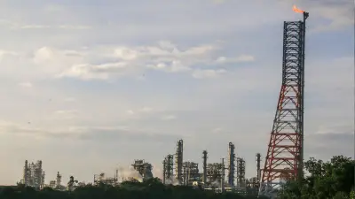 Conflicto en Medio Oriente genera 'tormenta perfecta' para el sector energético de México