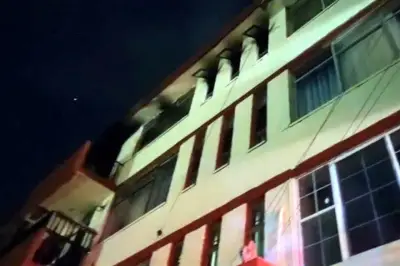 Controlan incendio en departamento de Airbnb en condominios de la Ciudad de México