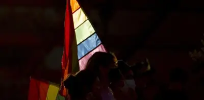 Corte Suprema de EU anula ley de Colorado contra terapias de conversión LGBT