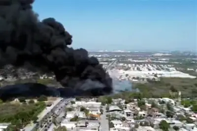 Día de Fuego en Ciudad Juárez: Incendios Devoran Terrenos y Negocios