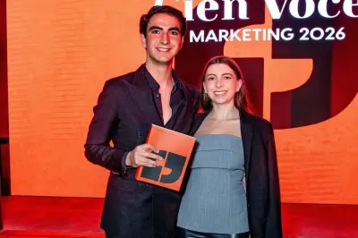 David Samra presenta la cuarta edición de su libro 'Cien Voces' en México