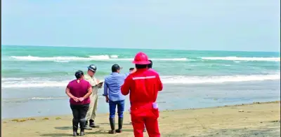 Derrame de hidrocarburo contamina costas de Pajapan en Veracruz