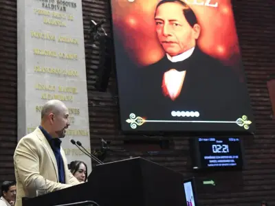 Diputados conmemoran natalicio de Benito Juárez y resaltan su legado democrático