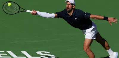 Djokovic supera un debut complicado y avanza en Indian Wells tras remontar