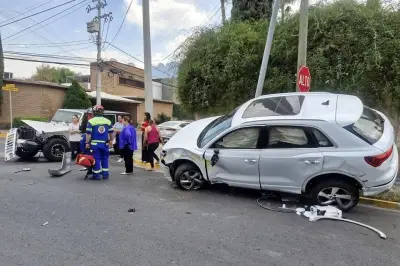 Dos conductoras sufren accidentes de tránsito en Monterrey y San Pedro