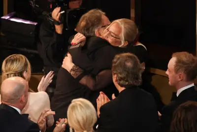 Equipo de 'Frankenstein' agradece a Guillermo del Toro en los Oscar por su humanidad y creatividad