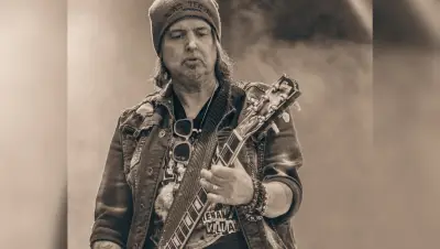 Fallece Phil Campbell, legendario guitarrista de Motörhead, a los 64 años tras complicaciones quirúrgicas