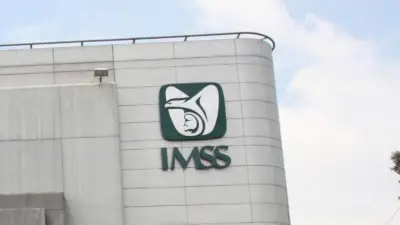 Familiar confronta a trabajadora del IMSS en Aguascalientes por presunto maltrato a adulto mayor