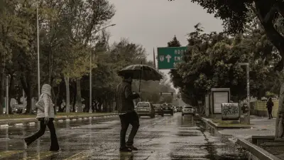 Frente Frío 42 Provoca Lluvias y Vientos Intensos en México Este Sábado