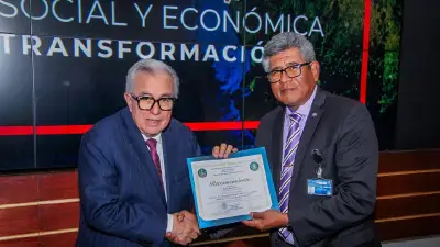 Gobernador de Sinaloa imparte conferencia sobre retos del estado en Centro Naval de CDMX