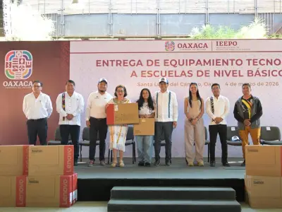 Gobernador Salomón Jara moderniza 262 escuelas con equipamiento tecnológico en Oaxaca