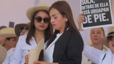 Grecia Quiroz recibe gritos de 'Morón' en el Senado y analiza gubernatura de Michoacán