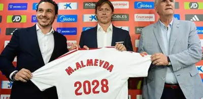 Hijo de AMLO defiende a Matías Almeyda y critica duramente al Sevilla en redes