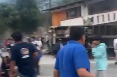 Impacto de camión contra vivienda deja dos fallecidos en accidente vial en Oaxaca