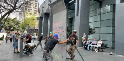 Instalan vallas en Avenida Juárez como medida preventiva para marcha del 8M