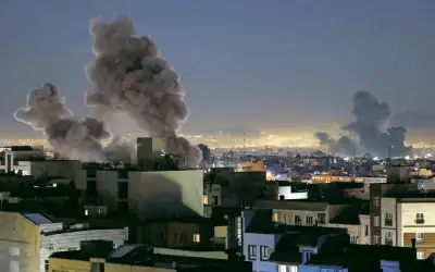 Irán responde con misiles tras ofensiva de Israel y EE.UU.; conflicto amenaza con escalar