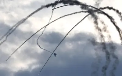 Israel destruye centros de producción de armas en Irán con ofensiva de 150 proyectiles