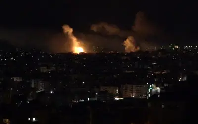 Israel lanza intensa oleada de bombardeos contra suburbios de Beirut en respuesta a ataque de Hizbulá