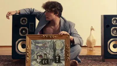 Jacinto lanza su EP 'HIPERSENTIMENTAL', una oda a la sensibilidad emocional