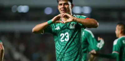 Jesús Gallardo cumple el meme viral y modela el nuevo jersey de la Selección Mexicana