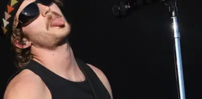 Joe Keery, de Stranger Things, recorre CDMX antes de su concierto como DJO en el Pepsi Center