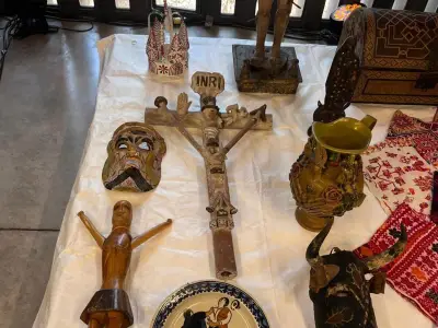 Juan Coronel Rivera dona archivos históricos y colección de cerámica al Museo Anahuacalli