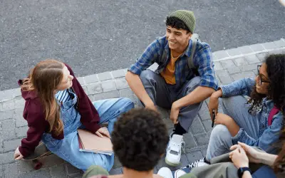 La psicología revela por qué algunas personas siempre dan explicaciones detalladas