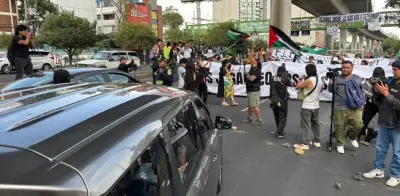 Manifestantes mantienen bloqueo intermitente en Periférico Sur previo a partido México-Portugal