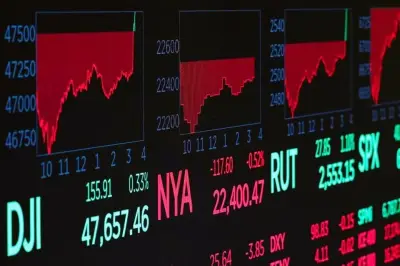 Mercados de EU Cierran con Pérdidas de Hasta 2% en Sesión Volátil
